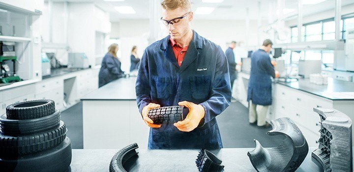 Il distaccante per stampi semi-permanente aumenta la produttività di un produttore di battistrada degli pneumatici prevulcanizzati.